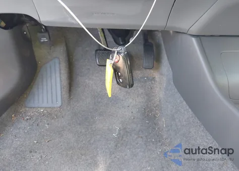 2011 Toyota Prius Three z USA, uszkodzony, nr VIN JTDKN3DU5B0314349